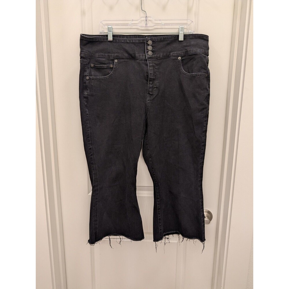 American Eagle Black High Rise Button Fly Raw Hem Flare Crop Jeans Size 18 Short